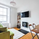 Stylish Studio Near Beach