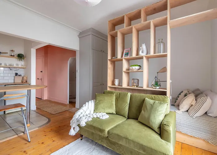 Stylish Studio Near Beach